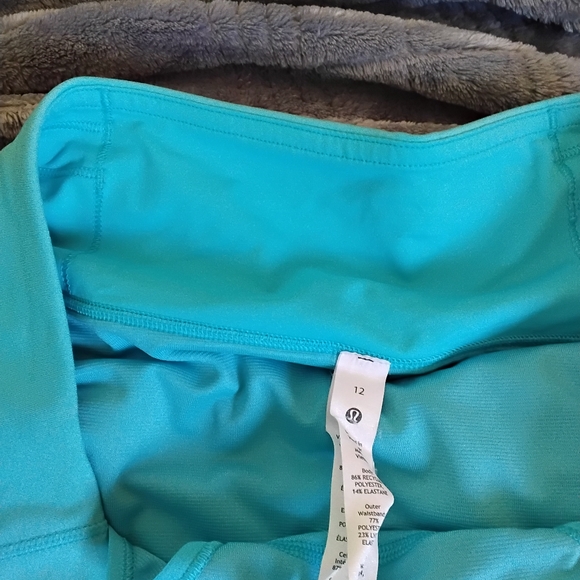 Lululemon Speed Up High-Rise Lined Short 4" - Size 12 - Picture 5 of 6